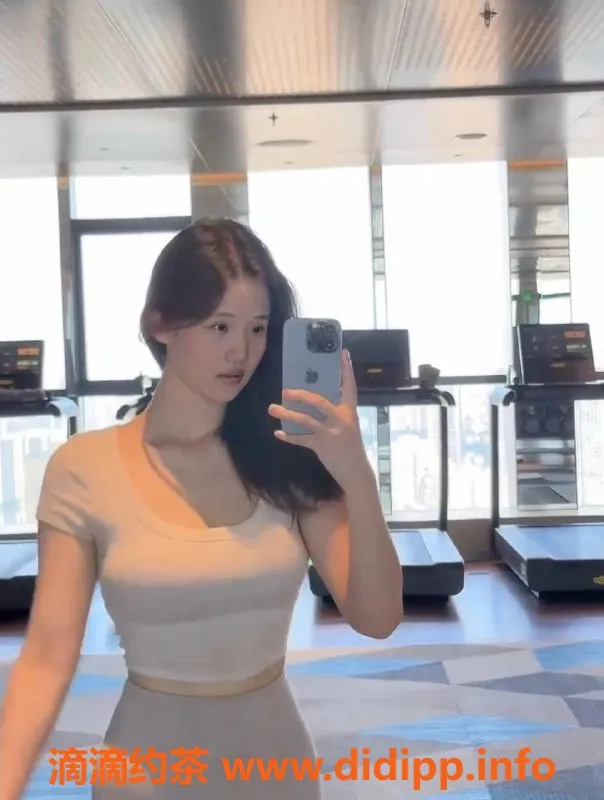 深圳楼凤-深圳福田小苹果，22岁，165b，价格800元起