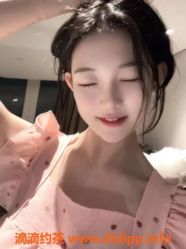 杭州楼凤-上城嫩妹七七，69互舔互动体验