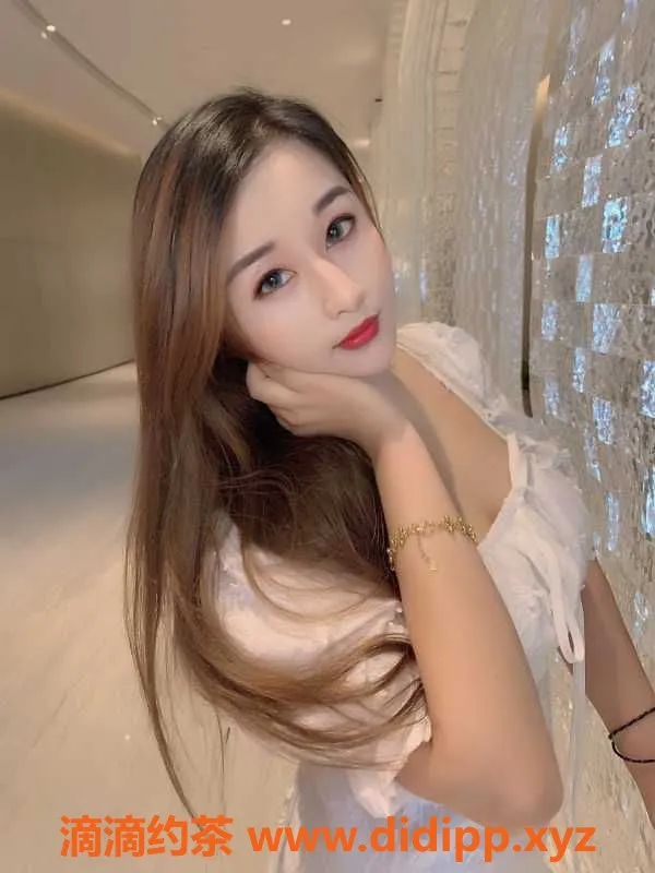 广州楼凤-荔湾区小薇薇，26岁，160cm，52kg，36F全套服务