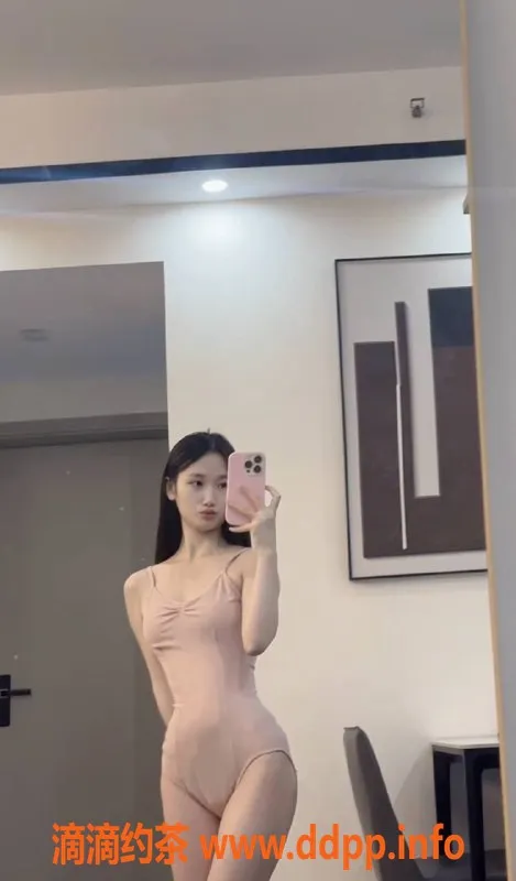 深圳楼凤-深圳小乖，18岁156b，千元档嫩妹服务