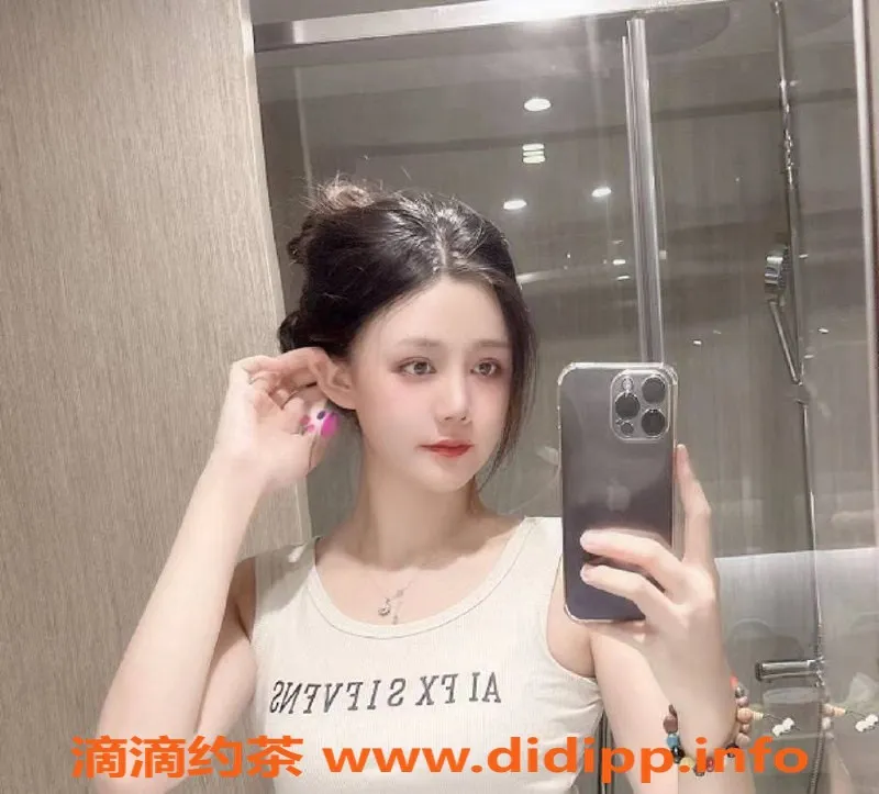 杭州楼凤-余杭区沁儿，170cm小仙女，体重110，1200元服务