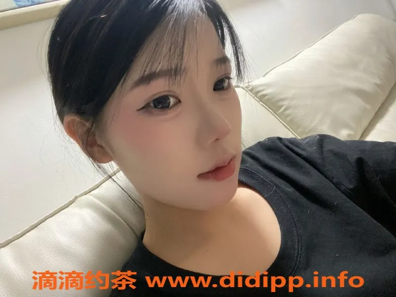 深圳楼凤-深圳坂田馨馨，18岁补习班嫩妹，体验不一样的夜晚！