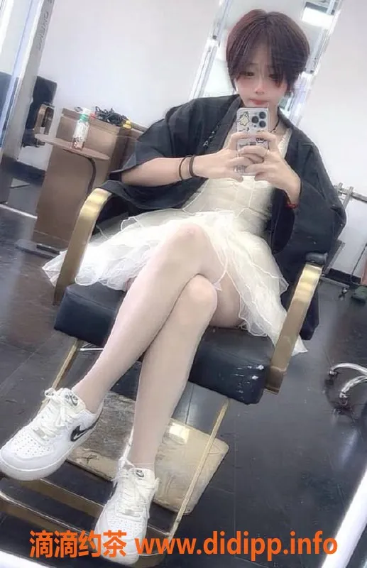 上海楼凤-普陀萱萱福利拍卖，原价900P现700P！