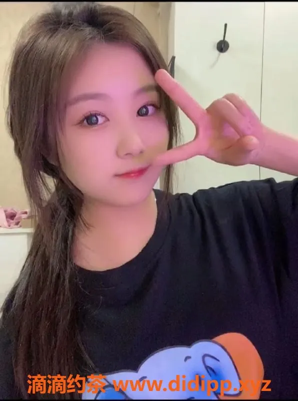 杭州楼凤-杭州糖糖 04年 165身高 D乳 甜美陪浴体验