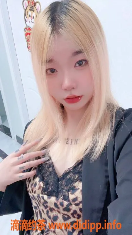 杭州楼凤-萧山区嫩妹直连老师，160cm/18岁/700元服务全享受