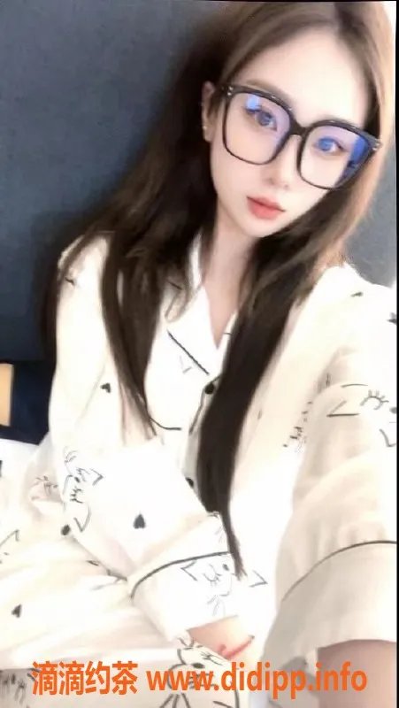 深圳楼凤资源信息,福田晨晨，21岁165cm，1700元特惠等你来