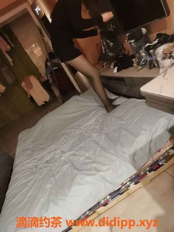 苏州楼凤-昆琪：安徽人，价格520p，服务3-4年