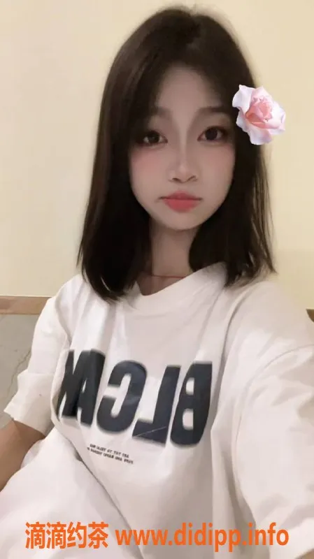 深圳楼凤-龙华玲玲，18岁165cmB+身材，800起