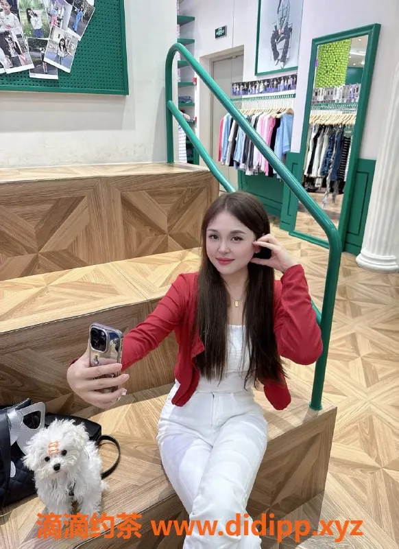 深圳楼凤-深圳龙华豆芽菜，22岁166C，700元超值服务