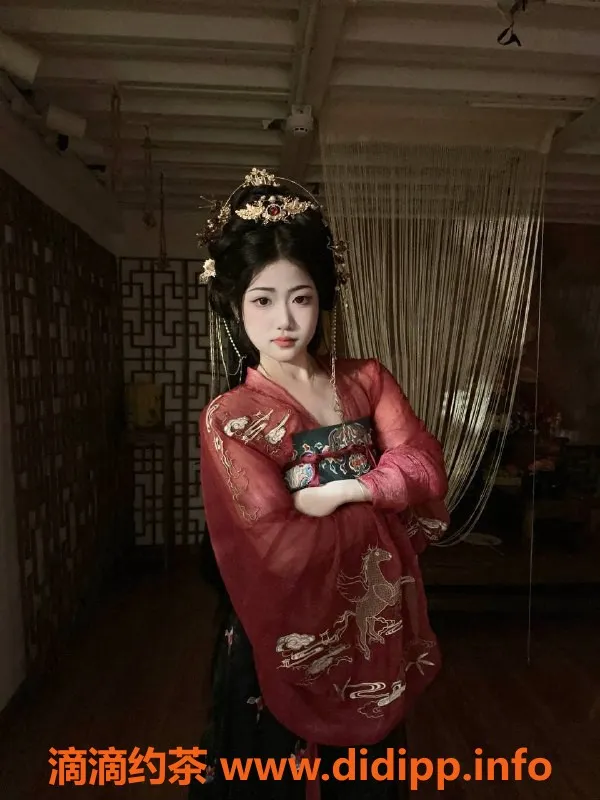 广州楼凤-番禺嫩妹晶晶，水费700p，欢迎体验！