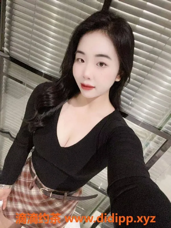 广州楼凤-天河梦琦，人妻艺人，499元约见