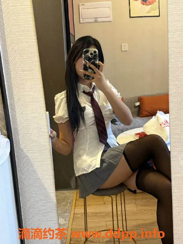 成都楼凤-成都依依，萝莉学妹，修车6p价格实惠