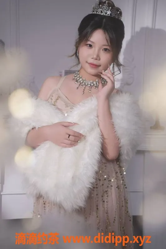 广州楼凤-天河嫩妹梦瑶，700p舌吻热聊体验