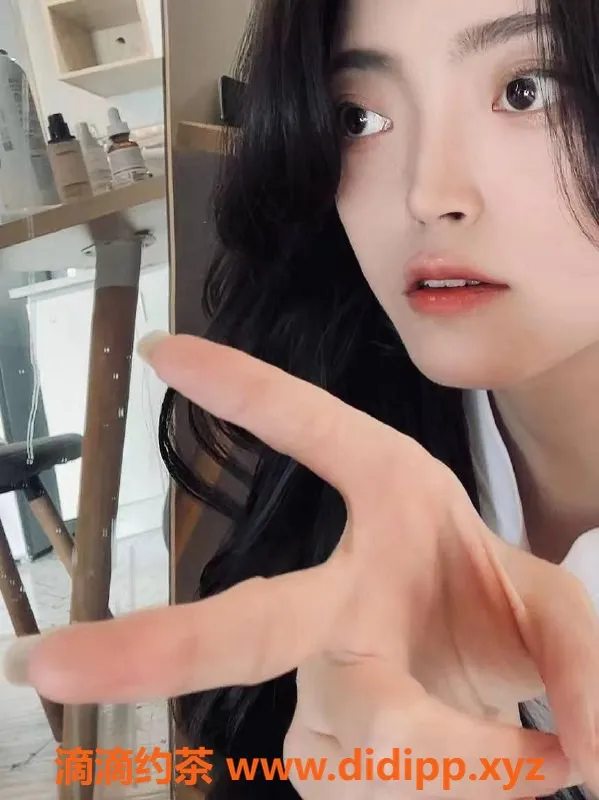 成都上门服务-成都兔兔，21岁166cm，100斤，优惠服务直击！