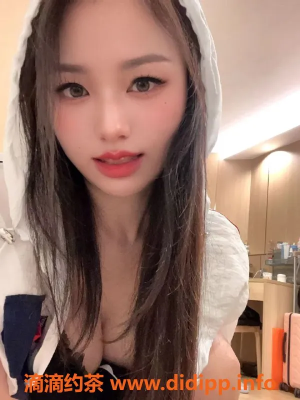 深圳楼凤-罗湖小樱，课费800起！