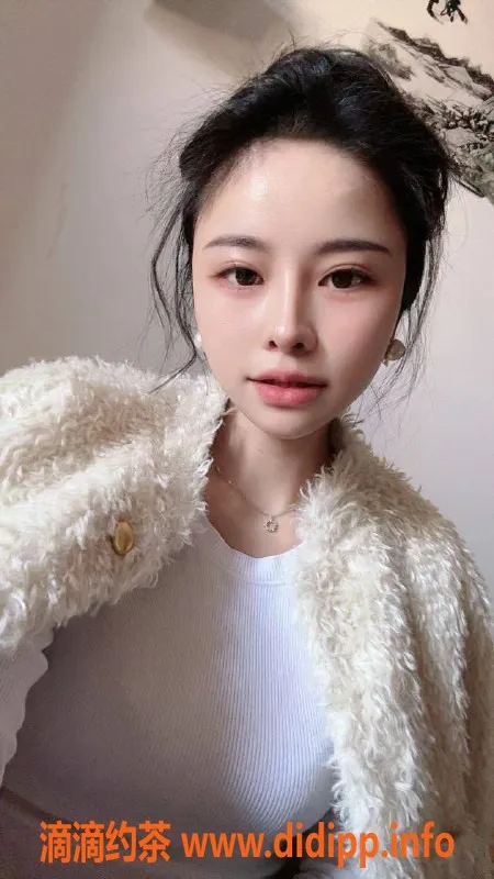 广州楼凤-白云梦楠，人妻体验，600元/次