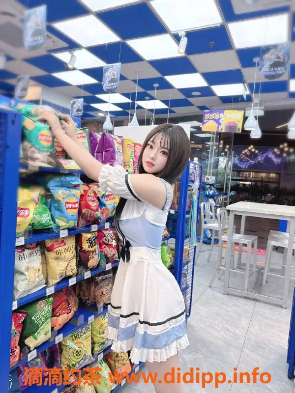 上海楼凤-浦东麻花36岁34B嫩妹，160cm，45kg，制服服务