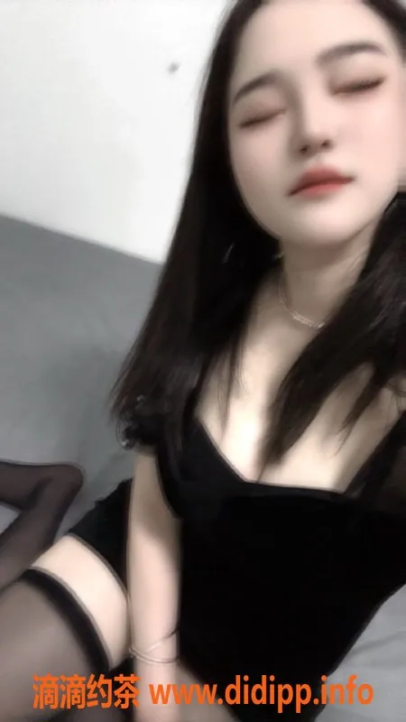 广州楼凤-番禺白雪：700元大胸御姐体验