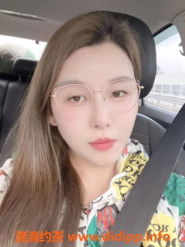 广州楼凤-天河苍老师，500元一晚的御姐体验