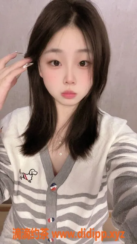 广州楼凤-天河萱萱：600元鸳鸯浴，双飞体验