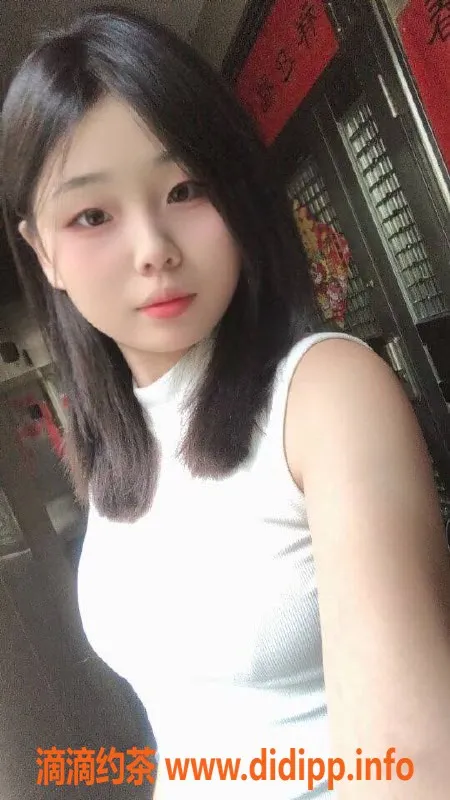 广州楼凤-天河萱萱：600元鸳鸯浴，双飞体验