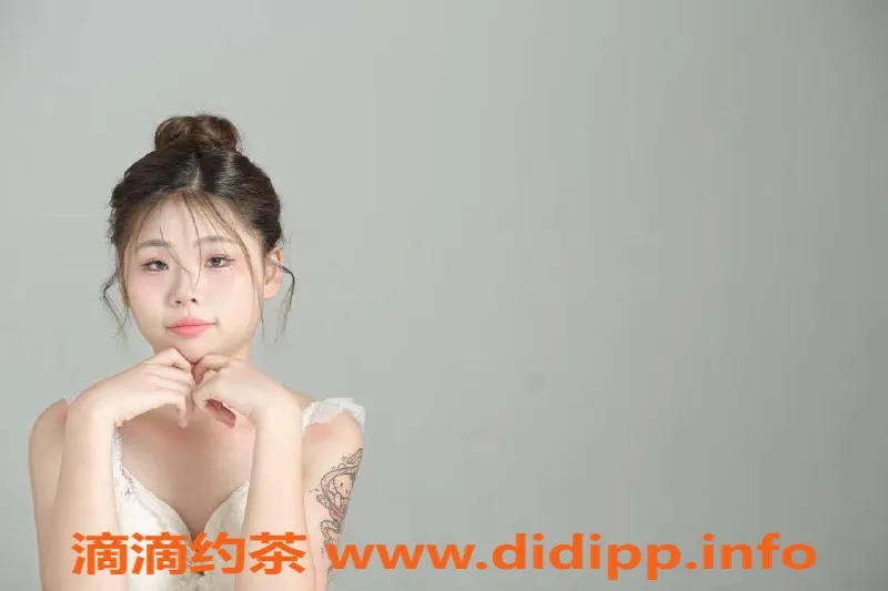 广州楼凤-天河萱萱：600元鸳鸯浴，双飞体验