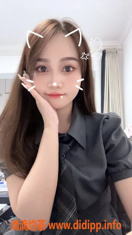 深圳楼凤-深圳宝安的小佳佳，160cm，47kg，舌吻服务