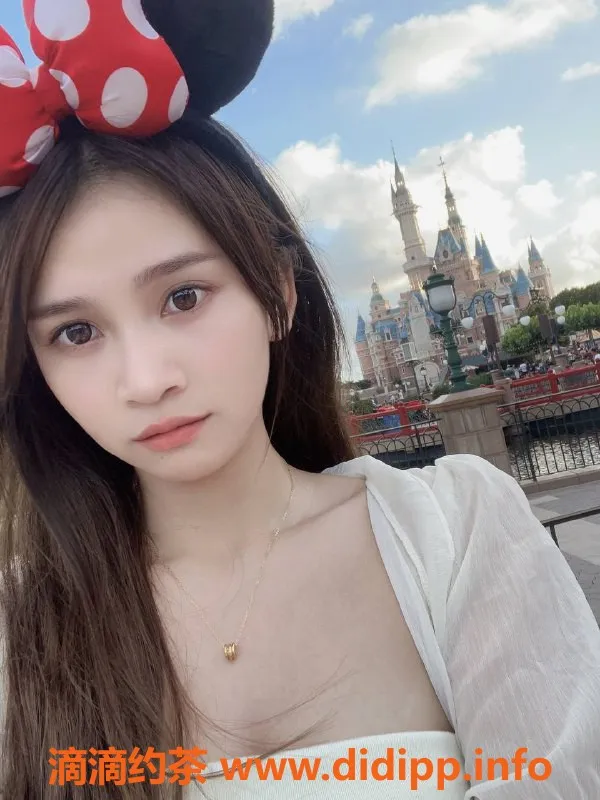 深圳楼凤-深圳宝安的小佳佳，160cm，47kg，舌吻服务