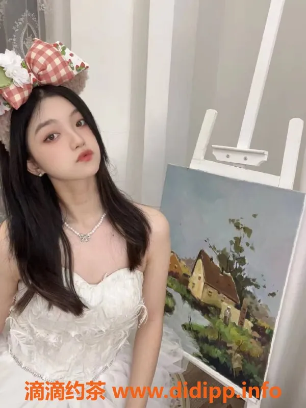 广州楼凤-佛山依依嫩妹，800p爽约双飞服务！