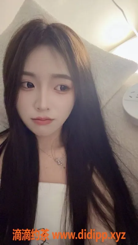 广州楼凤-天河嫩妹小白兔，800p舌吻服务等你来体验