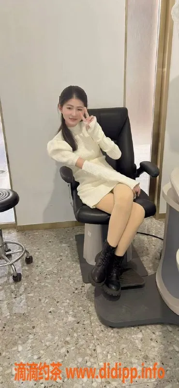 深圳楼凤-南山嫩妹伊伊，21岁长腿高挑，800元起