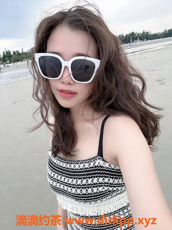 广州楼凤-天河嫩妹洛洛，700p双飞大胸服务等你来体验！