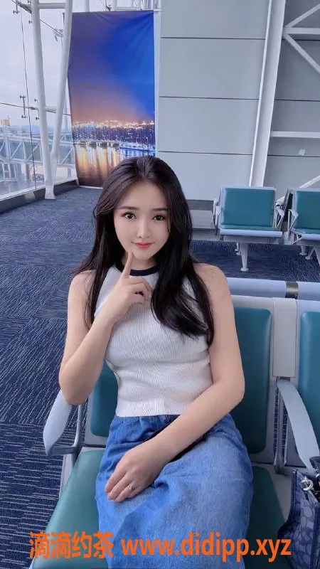 广州楼凤-天河御姐琳琳，800p长腿大胸服务等你体验