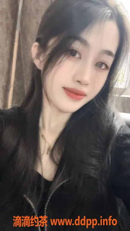 深圳楼凤-龙岗小莫，千元服务，丝袜制服调情