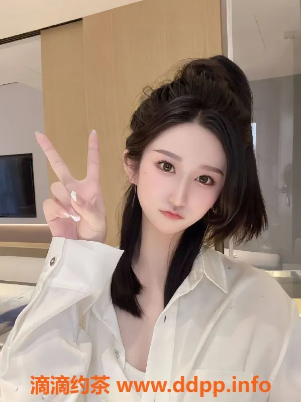 杭州上门服务-上城区艺校大学生白茹雪，身高172，超白粉C罩杯