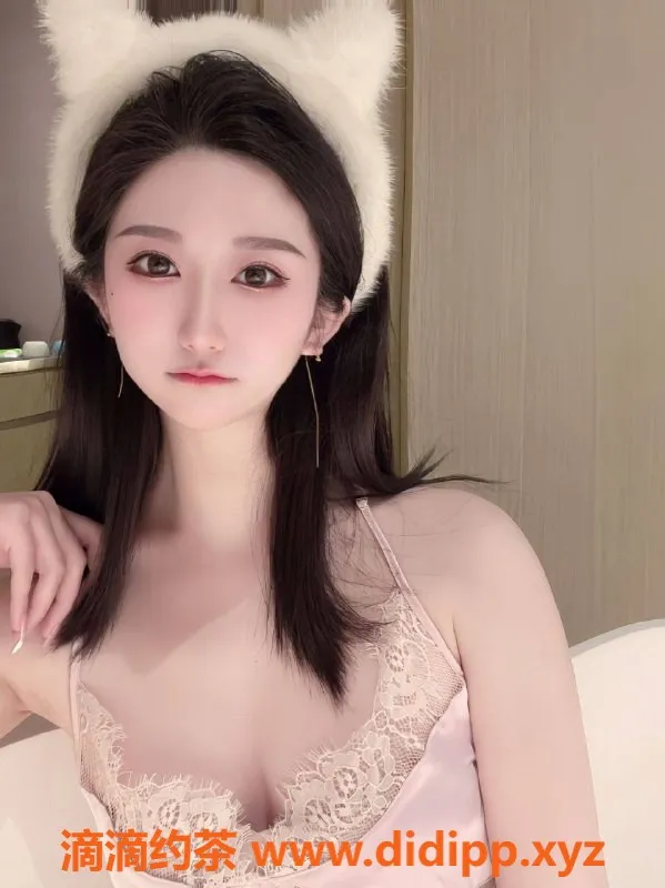 杭州上门服务-上城区艺校大学生白茹雪，身高172，超白粉C罩杯