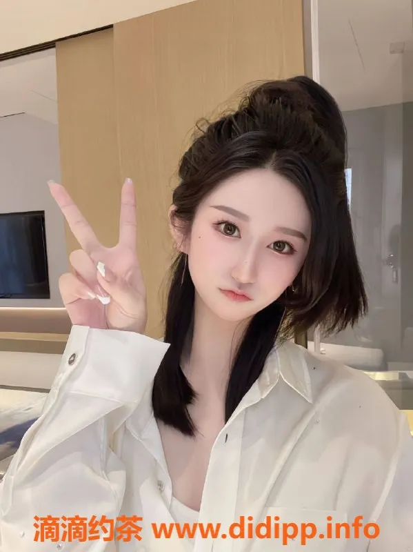 杭州上门服务-上城区艺校大学生白茹雪，身高172，超白粉C罩杯