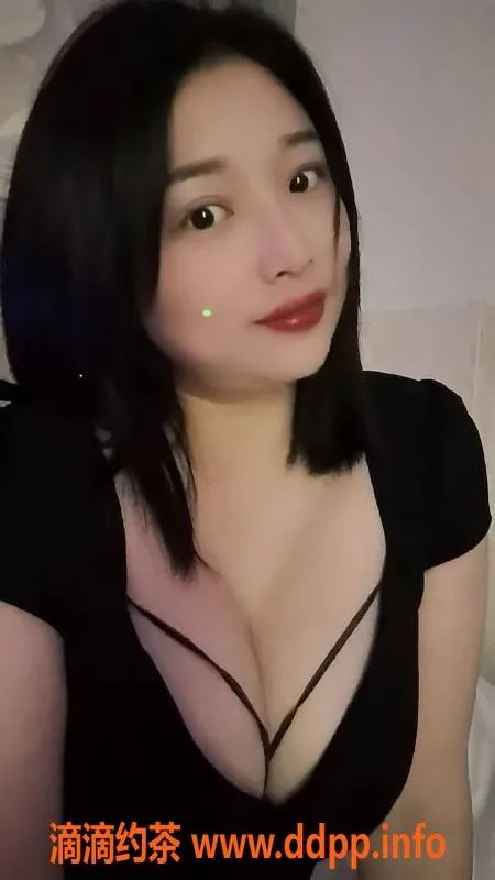 成都楼凤-成华区梦梦，27岁，胸C，500元/60分钟，服务一流