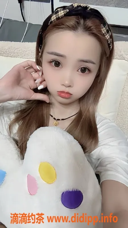 深圳楼凤资源信息,深圳龙华小橙子，158CM 78斤，千元档服务