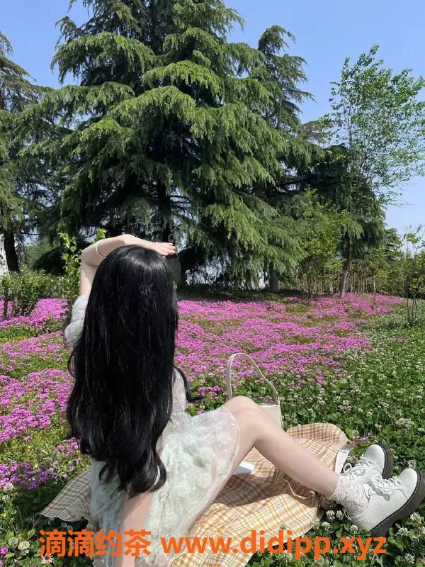 杭州楼凤-纯天然胸、苗条身材，18岁温柔妹子等你约