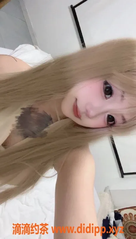 广州楼凤-天河嫩妹十月，700p双飞舌吻服务