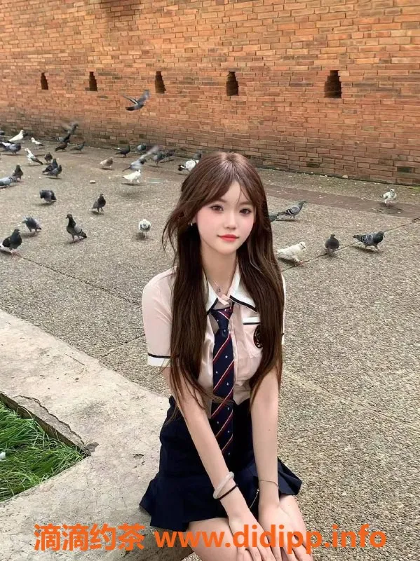 深圳楼凤-19岁程程，身高165，价格1000/次，福田服务