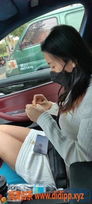 上海楼凤-普陀郑泫雅拍卖福利，限时1000P！