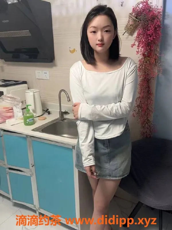 广州楼凤-番禺嫩妹珊珊，视频验证，价格700/1