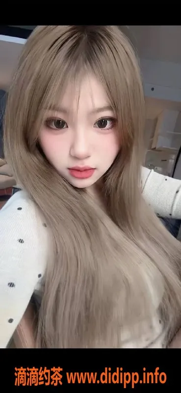 广州楼凤-白云嫩妹嘉嘉，700p舌吻大胸服务