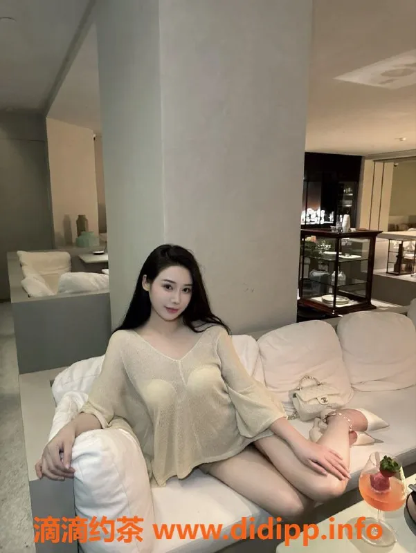 深圳楼凤-深圳福田小九，170cm长腿美女，1400起