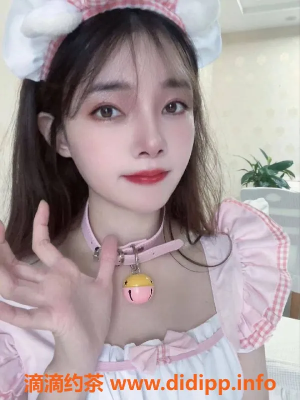 杭州spa会所-拱墅区人气女神子晴，1200元Jk白丝足交体验