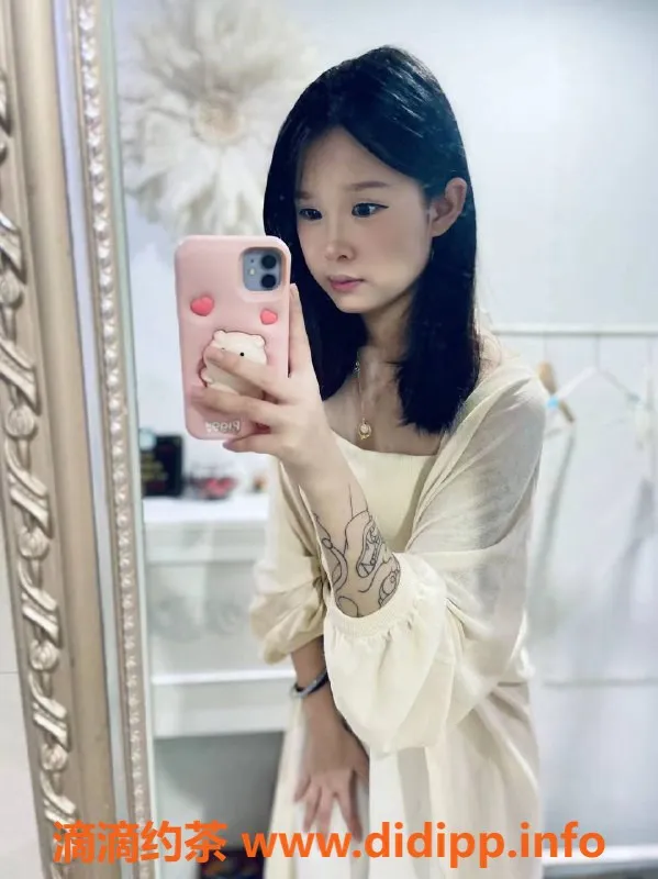 广州楼凤-番禺雪梨嫩妹，700元起伺候你