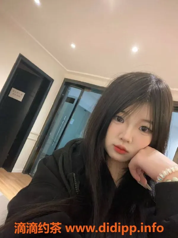 广州楼凤-佛山南海嫩妹月儿，舌吻服务700p