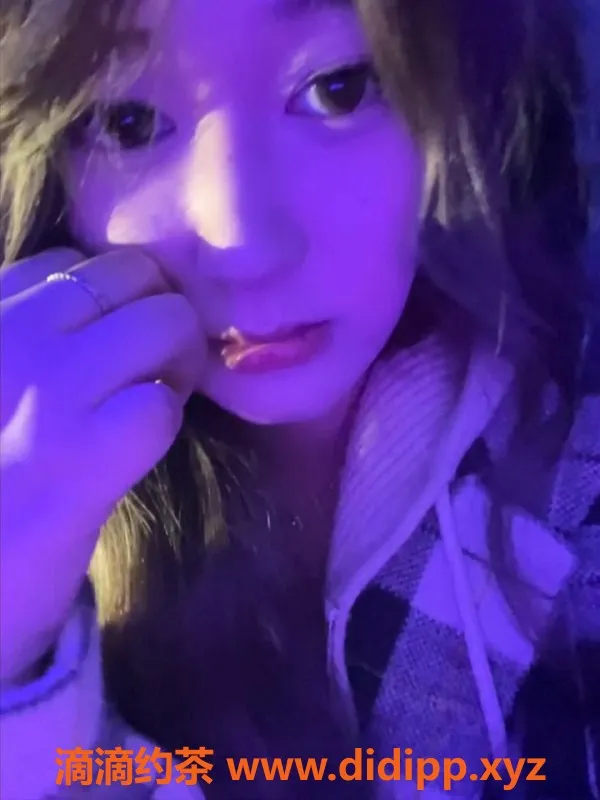 东莞楼凤资源信息,南城18岁小困，身高169优美D罩杯，600p激情服务